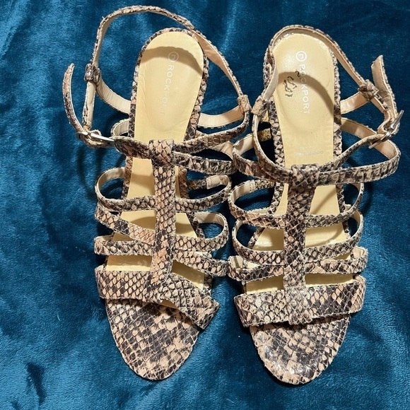 Strappy summer sandal snakeskin size 8. Rockport by adiPrene adidas! Nice shoes - Picture 2 of 16